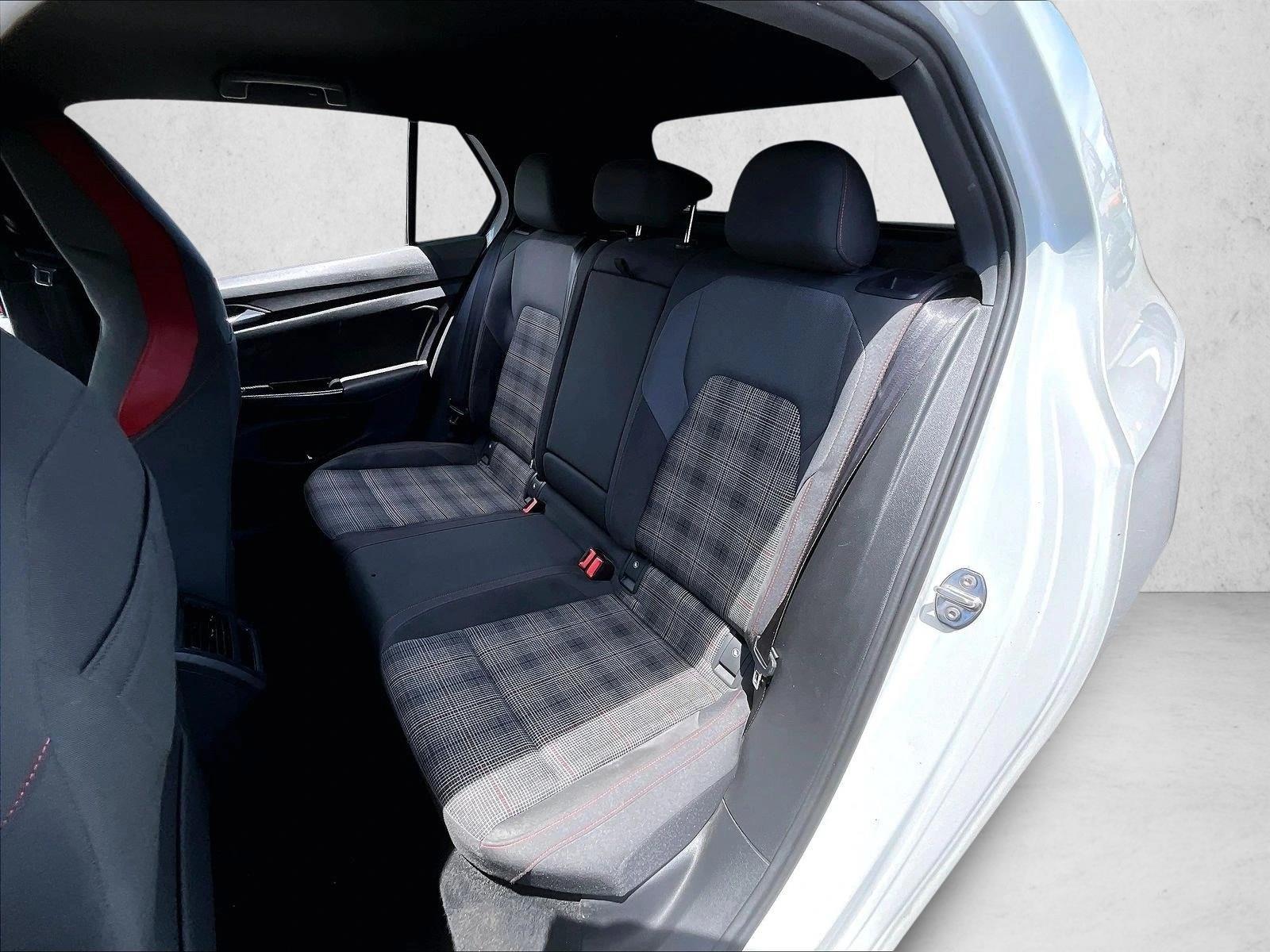 Used 2023 White Volkswagen S image 28