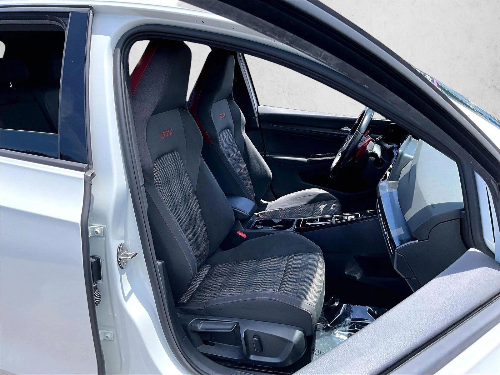 Used 2023 White Volkswagen S image 9