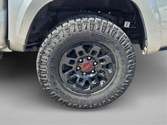 View vehicle photo 4