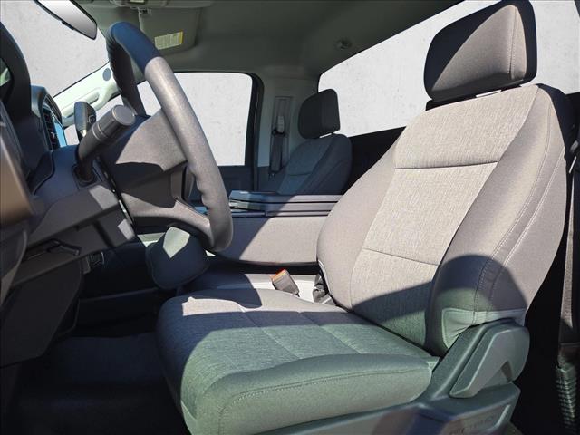 View vehicle photo 4