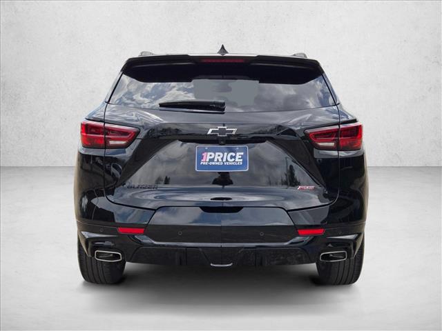 View vehicle photo 7