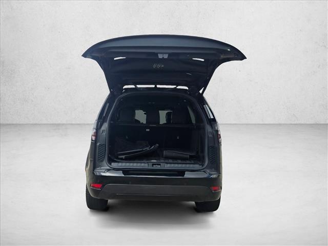 View vehicle photo 7