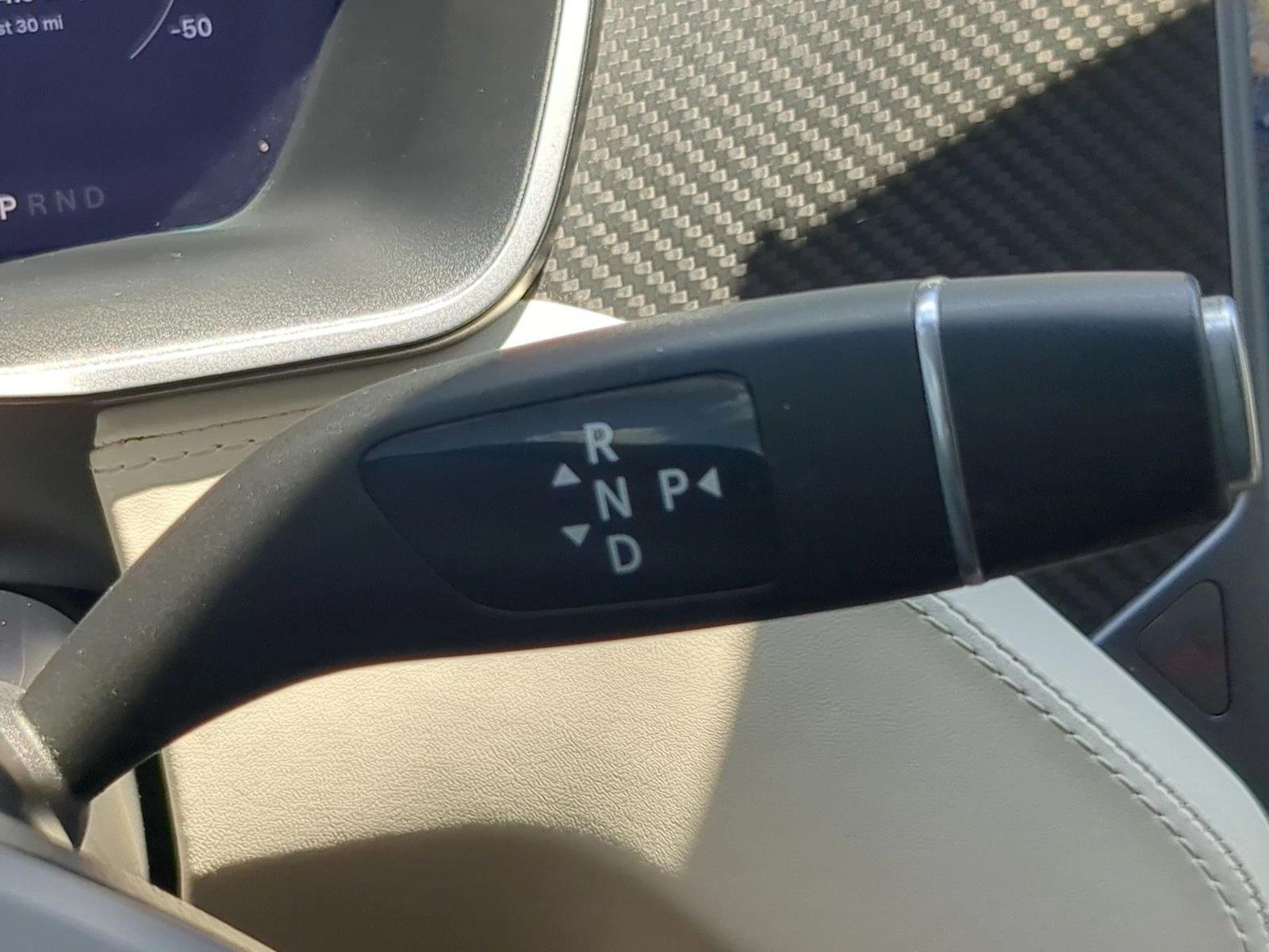 Used 2018 Blue Tesla 75D image 12