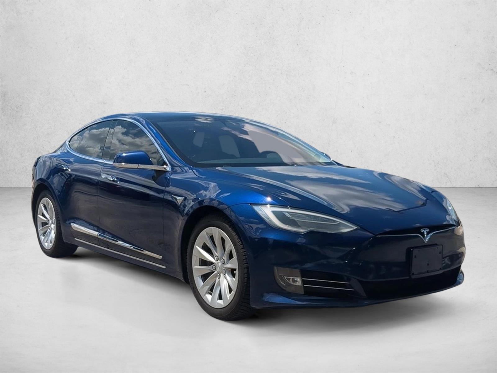 Used 2018 Blue Tesla 75D image 3