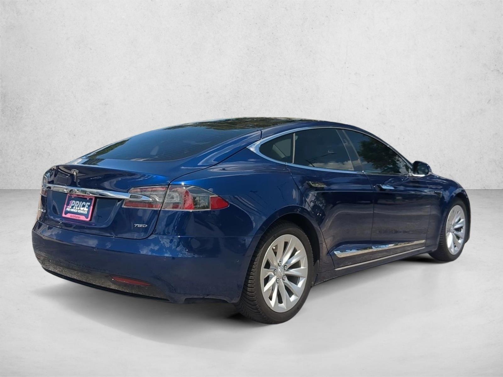 Used 2018 Blue Tesla 75D image 5