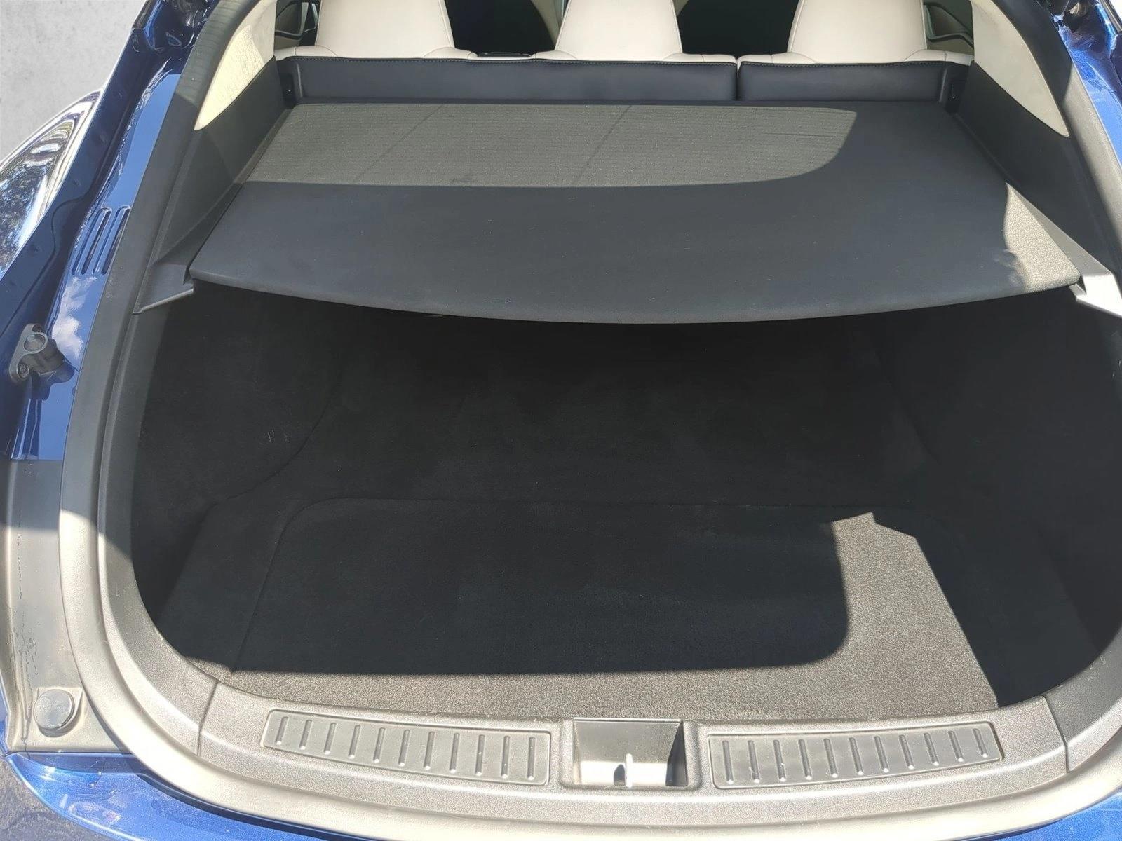 Used 2018 Blue Tesla 75D image 6