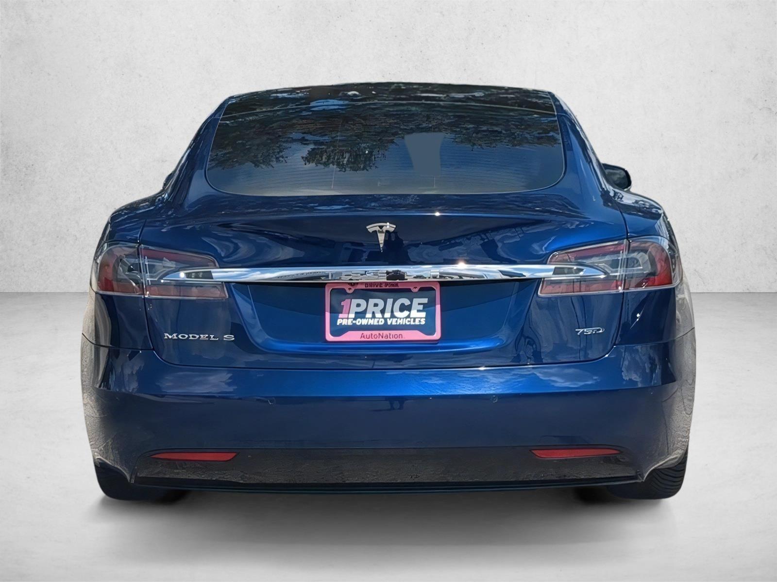 Used 2018 Blue Tesla 75D image 7