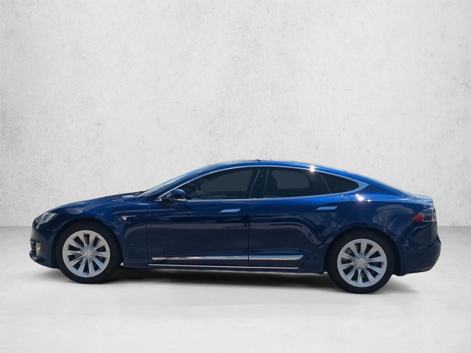 Used 2018 Blue Tesla 75D image 9