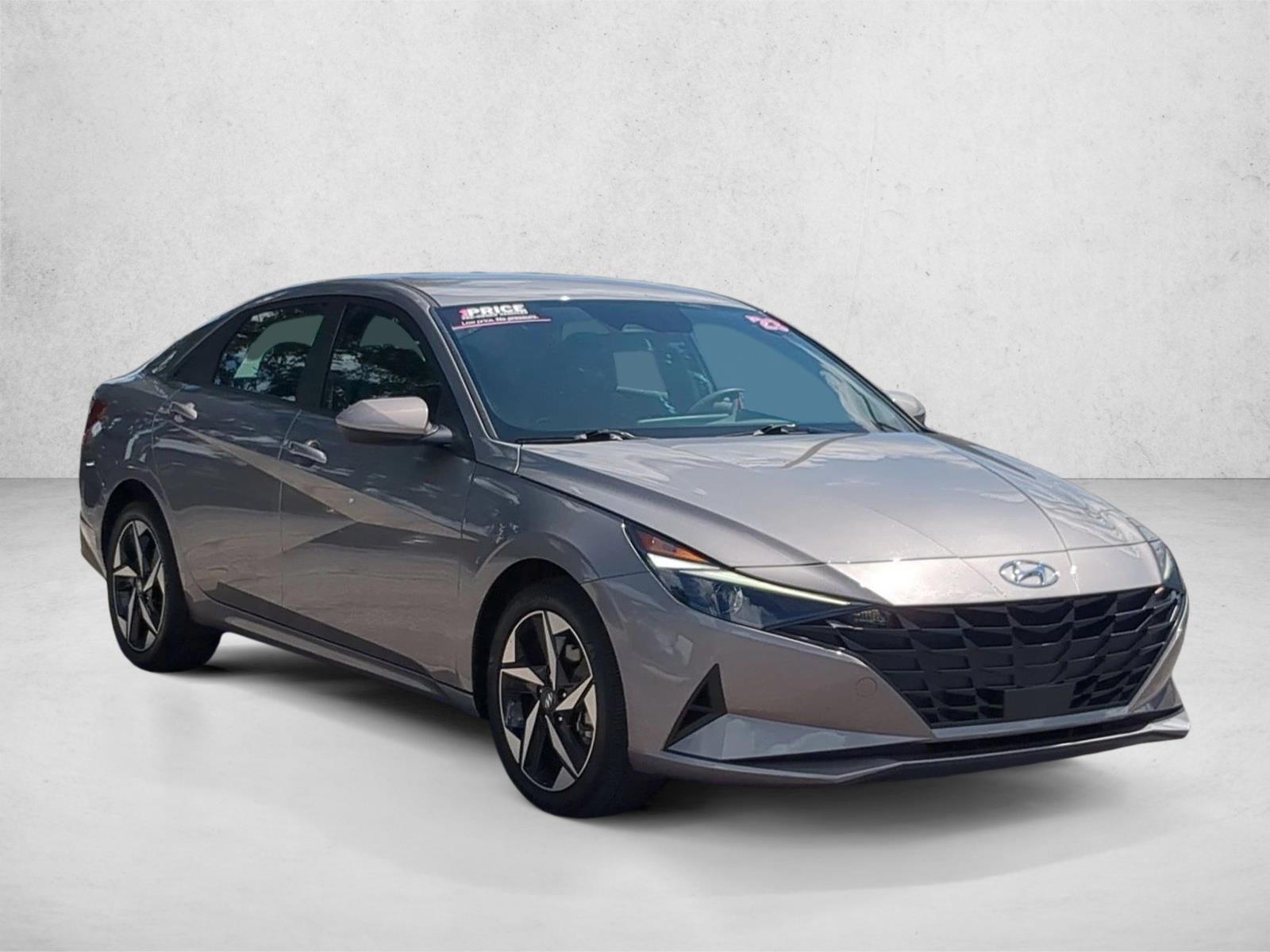 Used 2023 Fluid Metal Hyundai SEL image 3