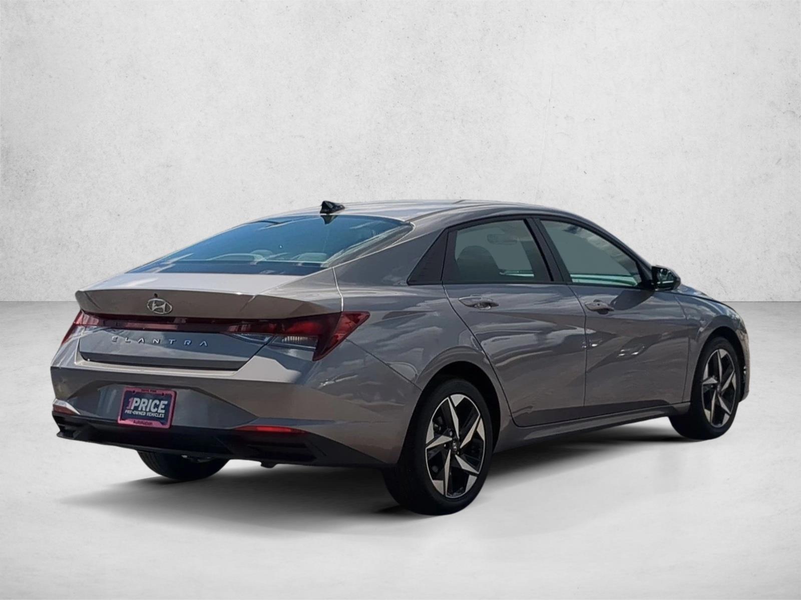 Used 2023 Fluid Metal Hyundai SEL image 5