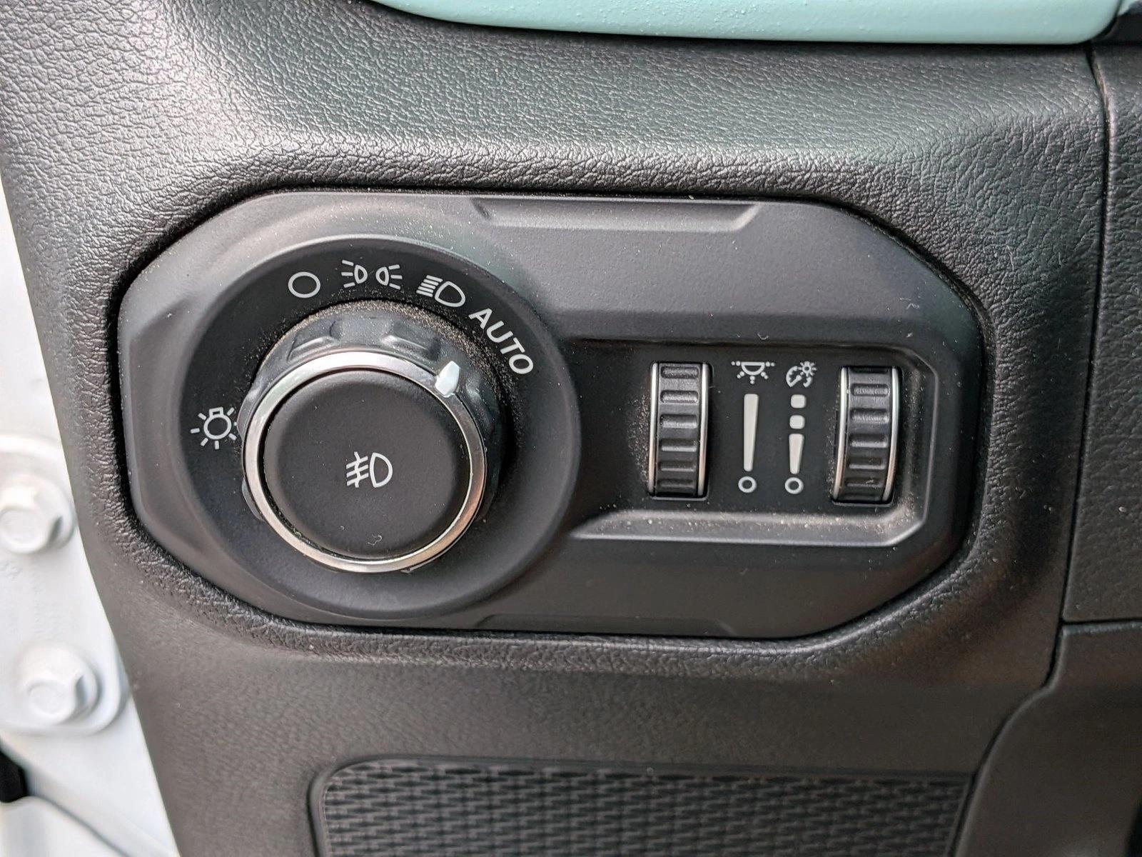 Used 2018 Bright White Clearcoat Jeep Sahara image 18