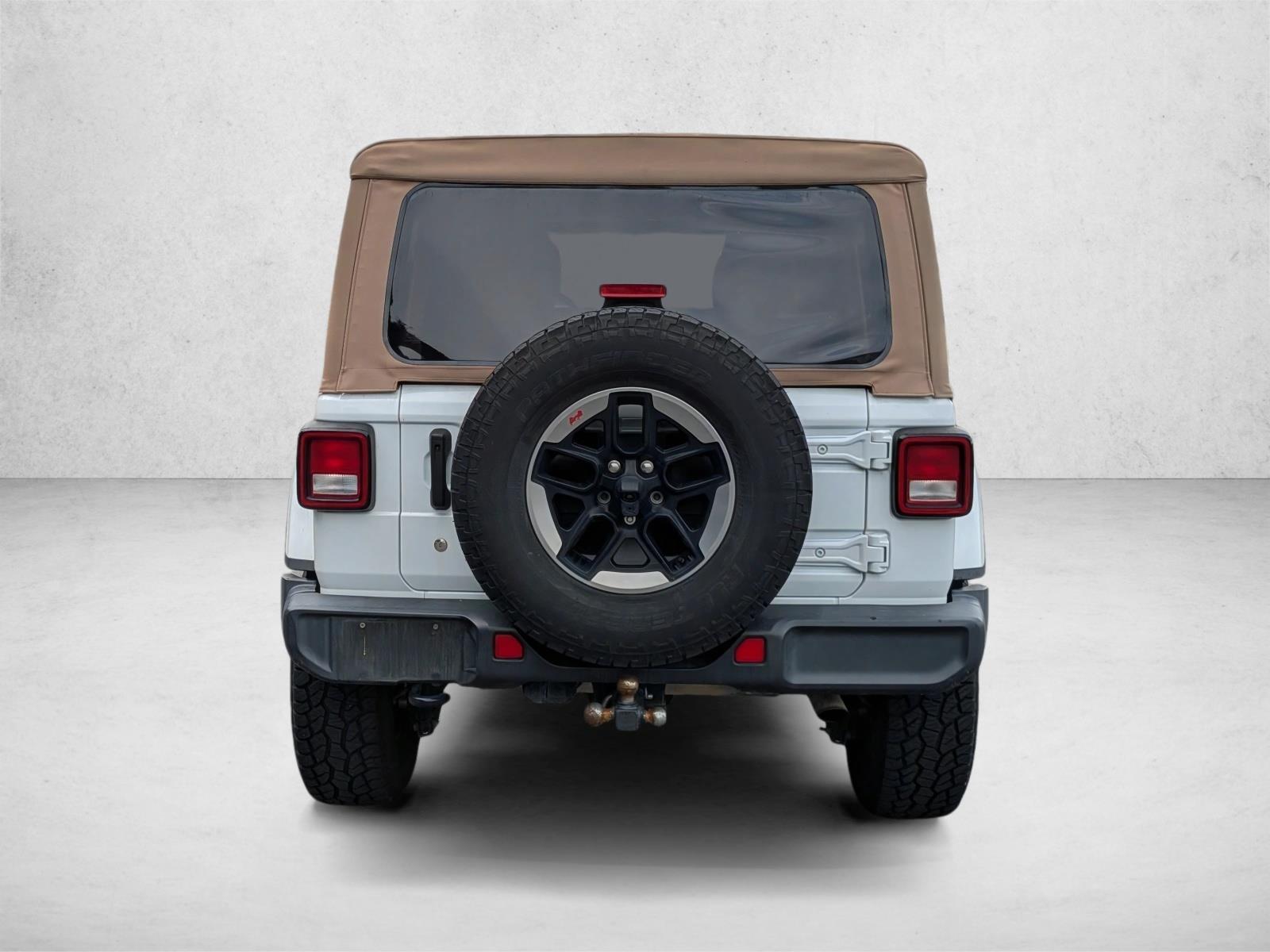 Used 2018 Bright White Clearcoat Jeep Sahara image 7