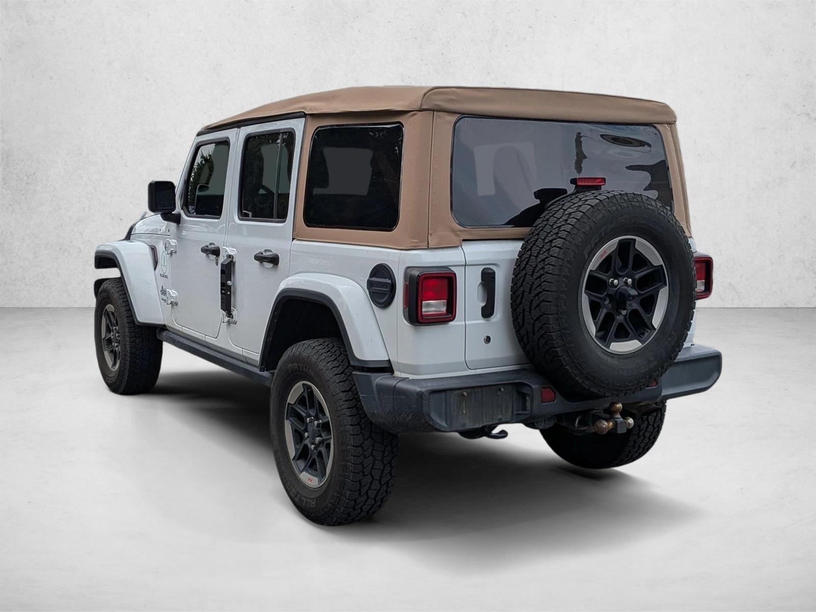 Used 2018 Bright White Clearcoat Jeep Sahara image 8