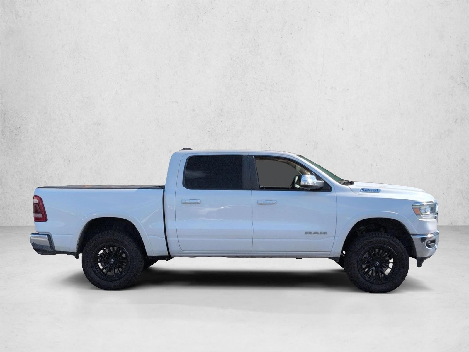 Used 2020 Ivory White Tri-Coat Pearlcoat Ram Laramie image 5