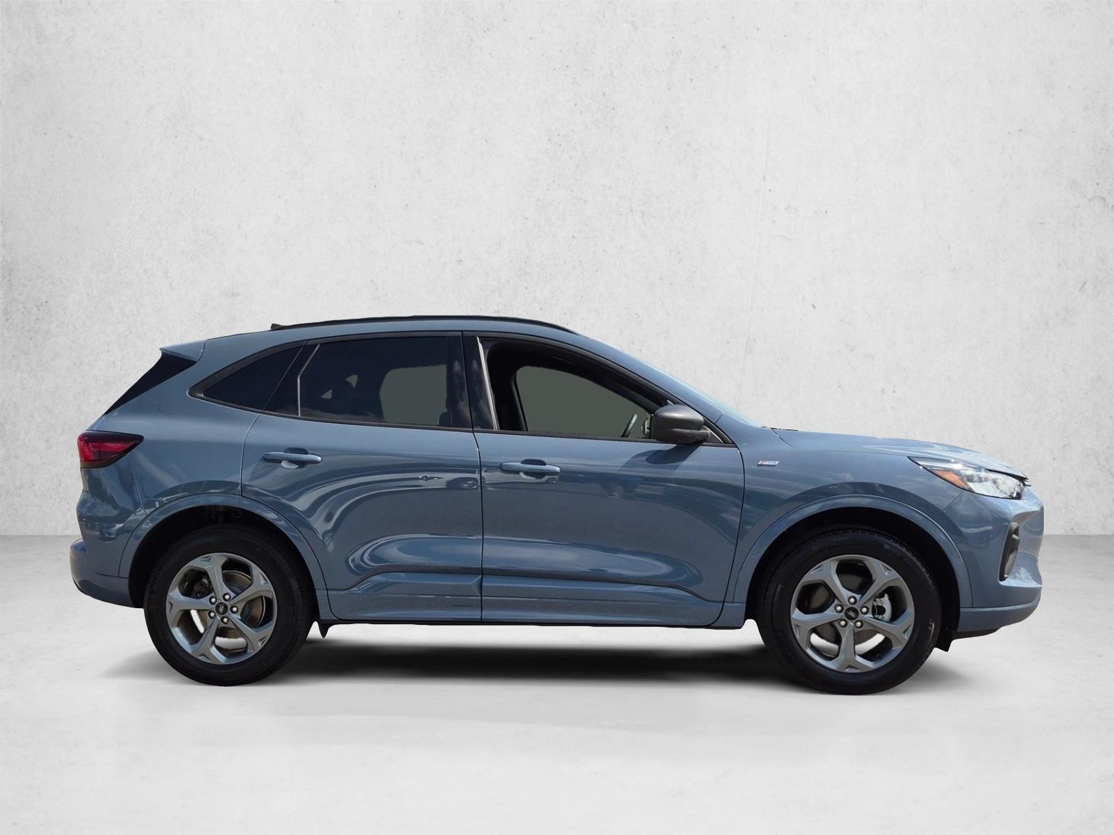 Used 2024 Vapor Blue Metallic Ford ST-Line image 4
