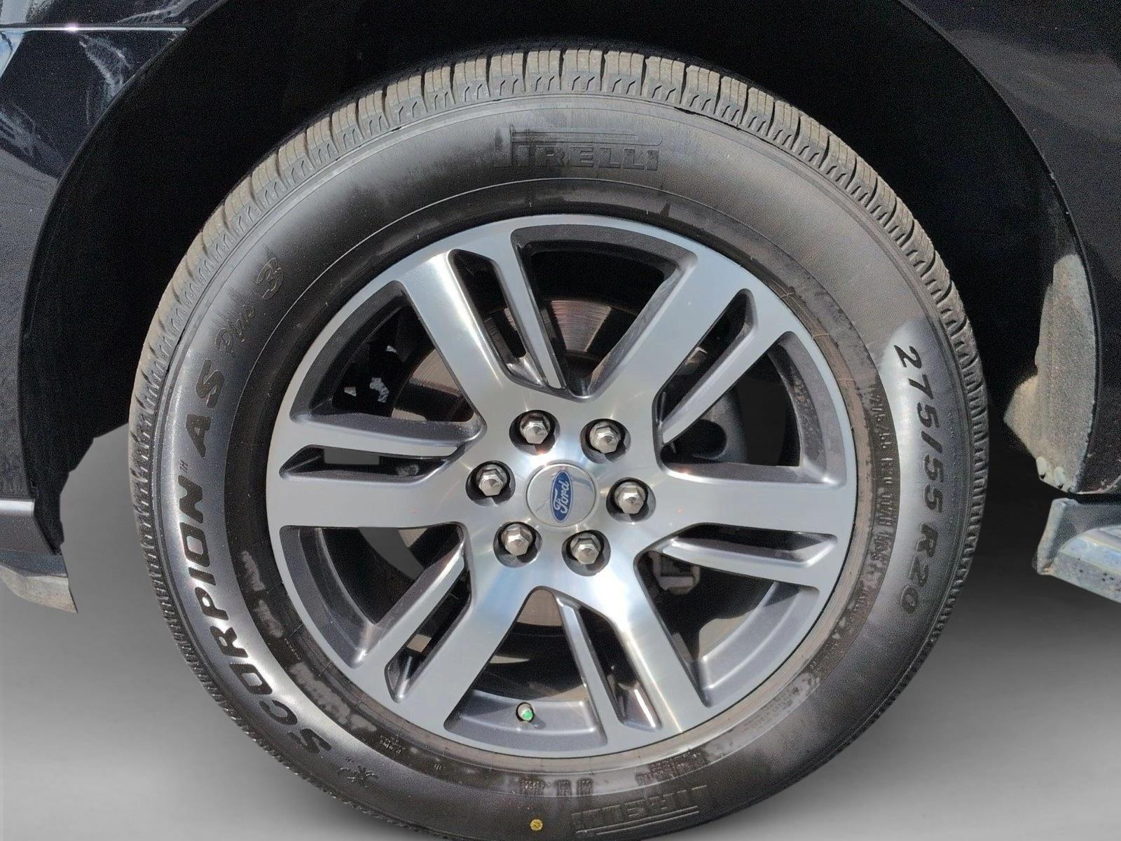 Used 2022 Agate Black Metallic Ford Limited image 18