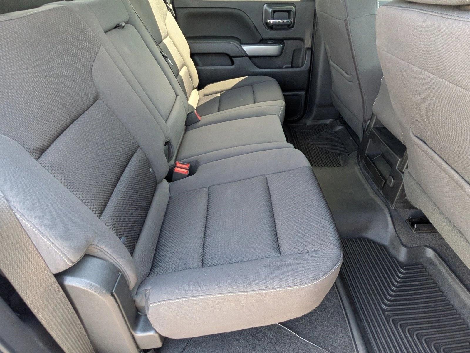 Used 2018 Summit White Chevrolet LT image 18