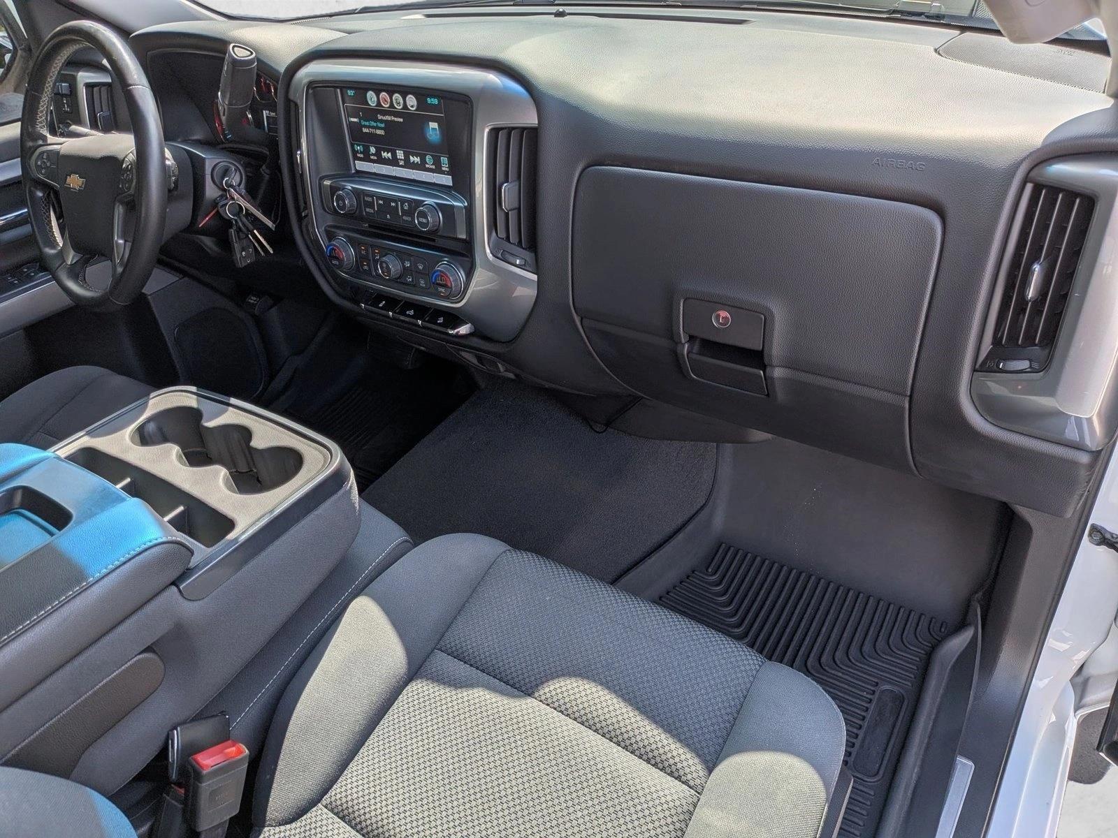 Used 2018 Summit White Chevrolet LT image 20