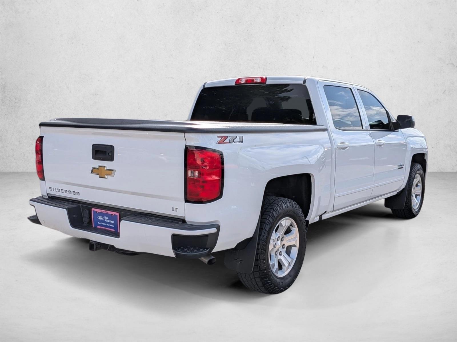 Used 2018 Summit White Chevrolet LT image 5