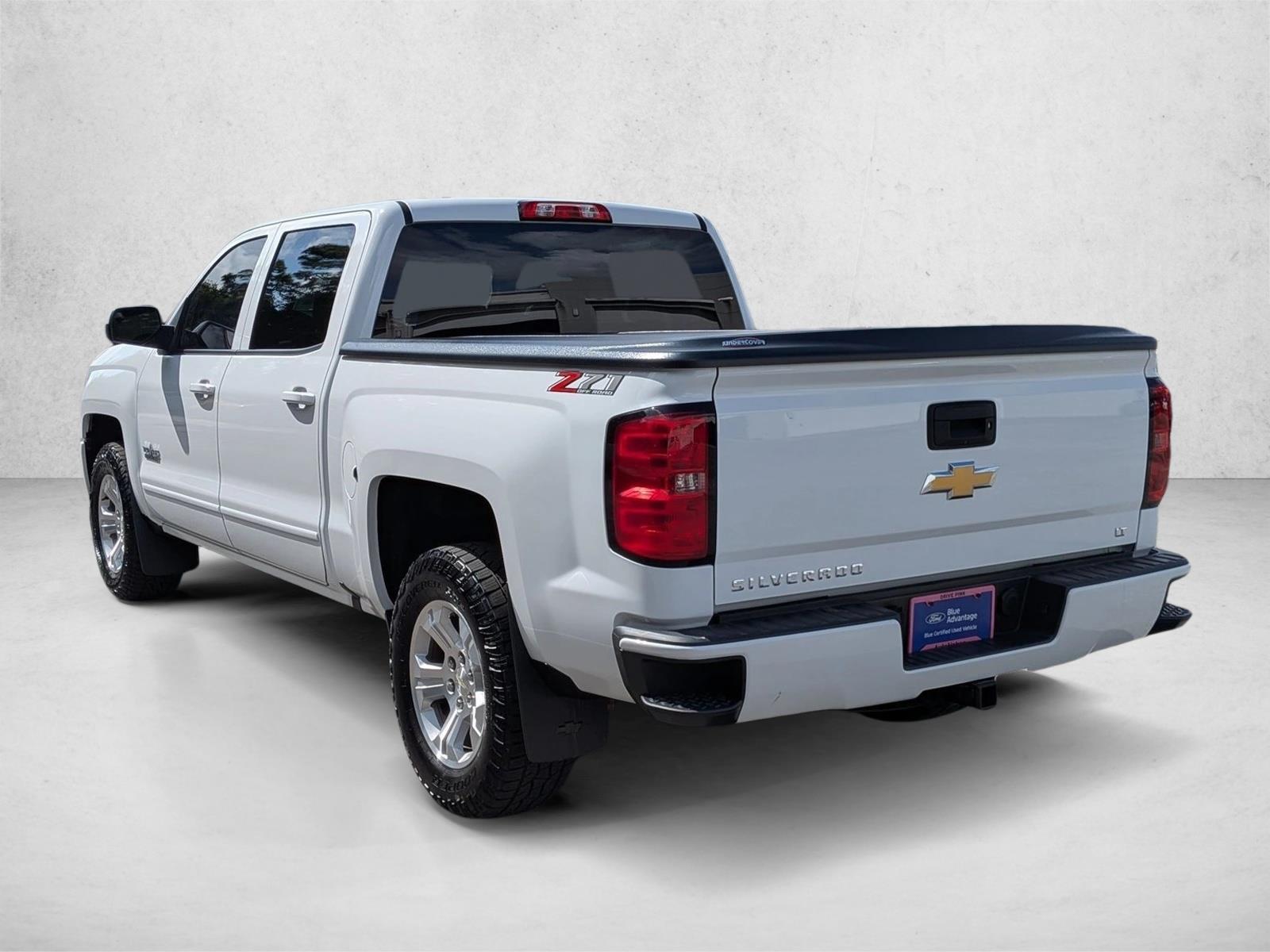 Used 2018 Summit White Chevrolet LT image 8