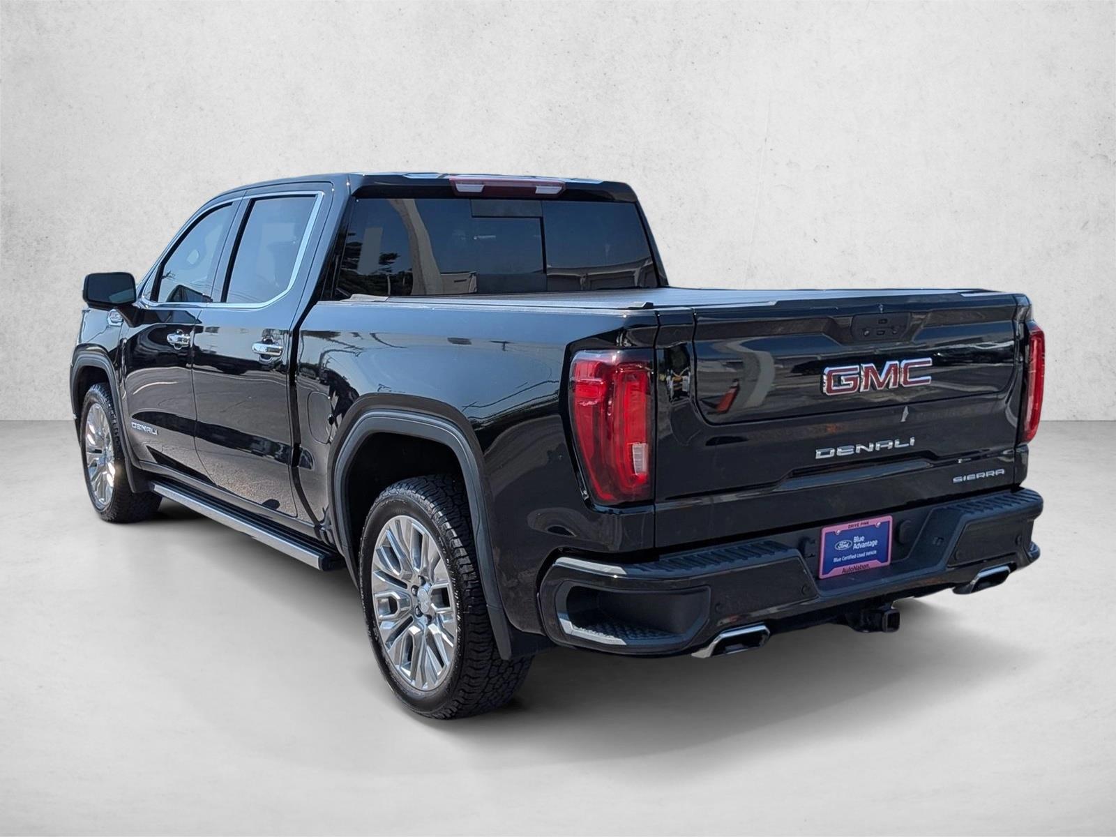 Used 2022 Onyx Black GMC Denali image 8