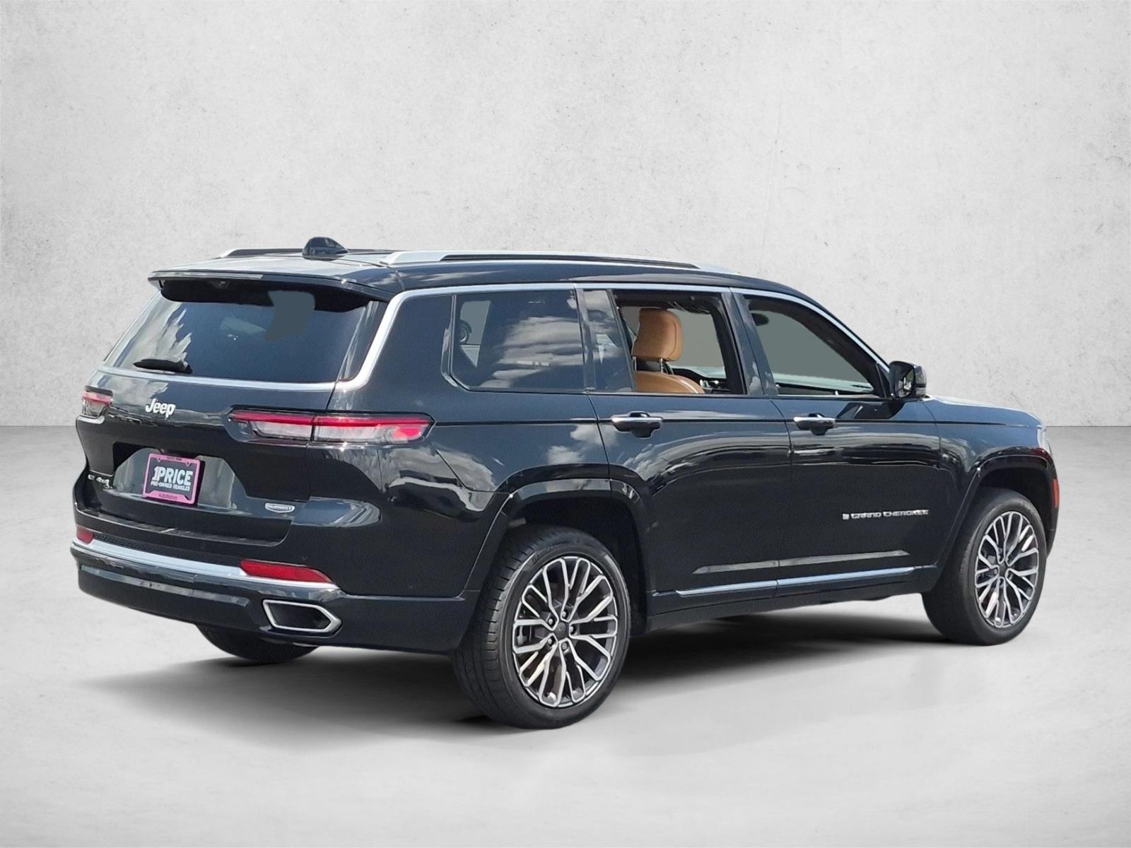 Used 2021 Diamond Black Crystal Pearlcoat Jeep Summit Reserve image 5
