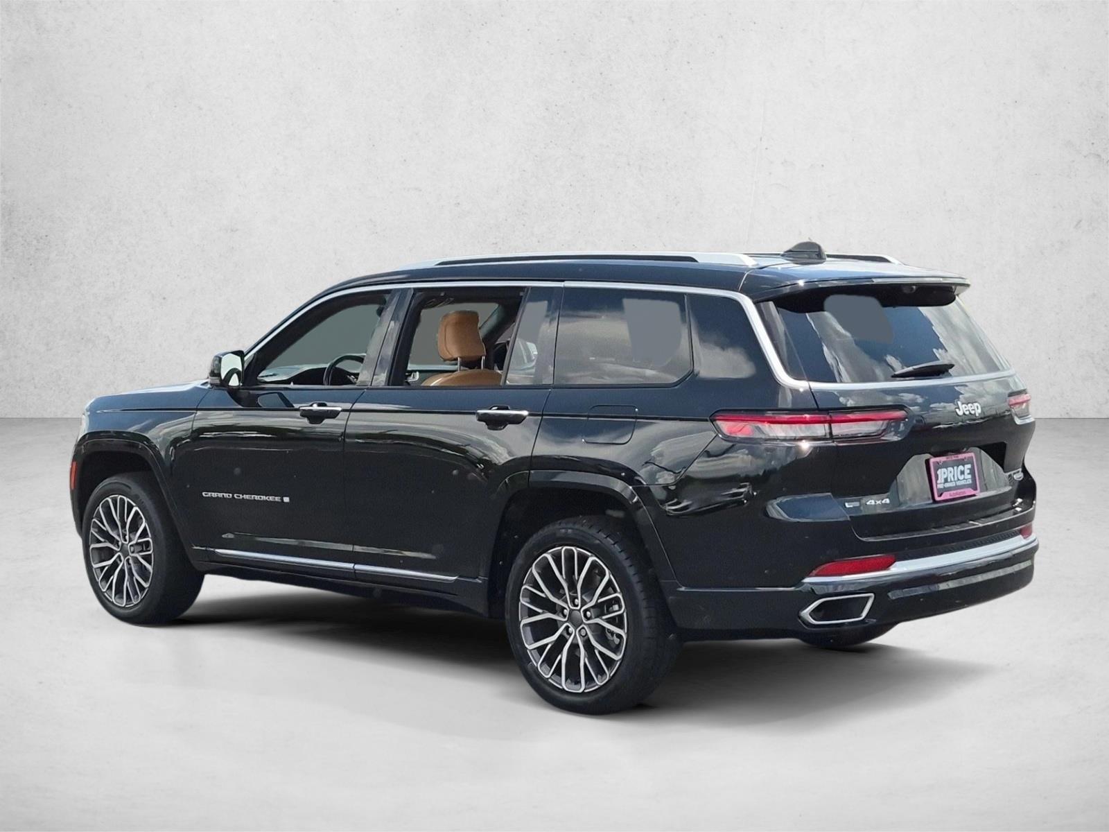 Used 2021 Diamond Black Crystal Pearlcoat Jeep Summit Reserve image 8