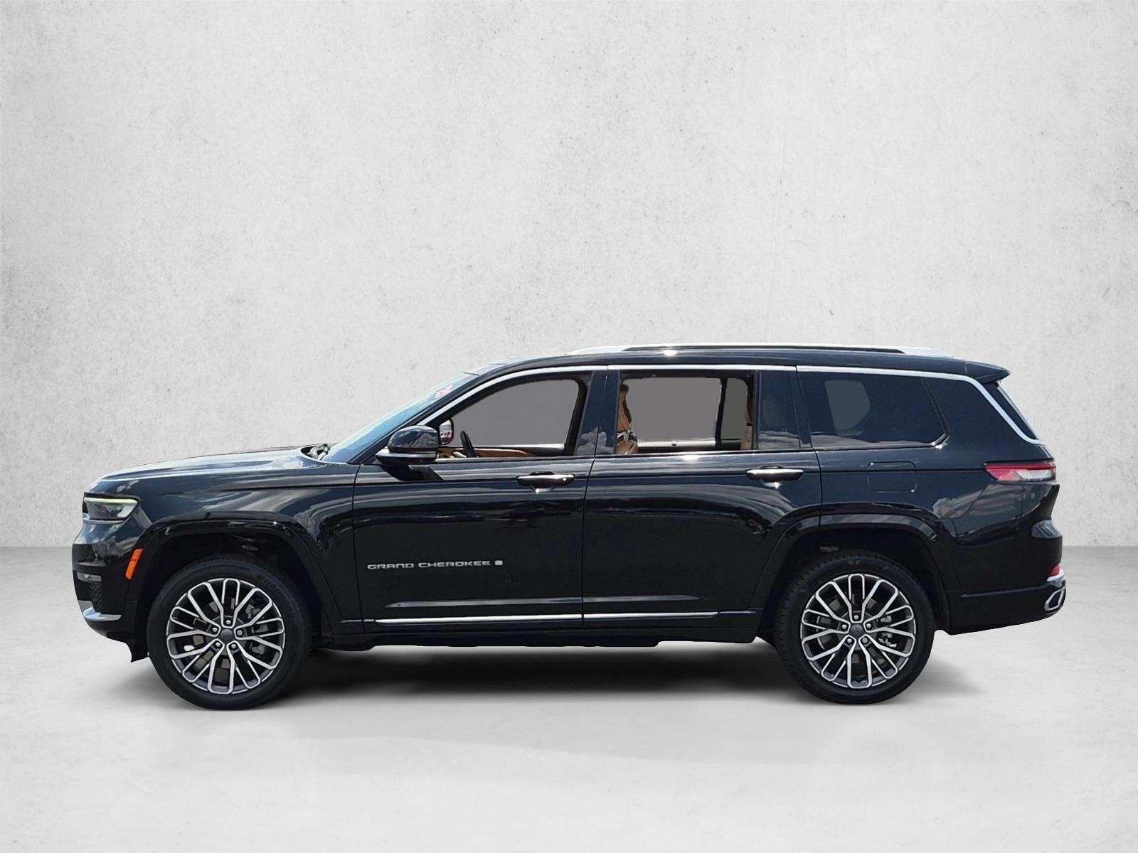Used 2021 Diamond Black Crystal Pearlcoat Jeep Summit Reserve image 9