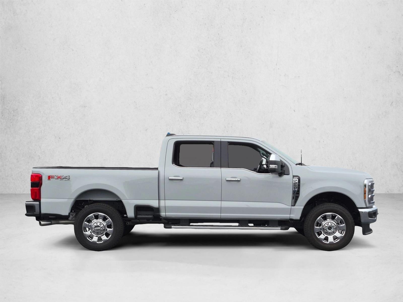 Used 2026 Avalanche Ford LARIAT image 4
