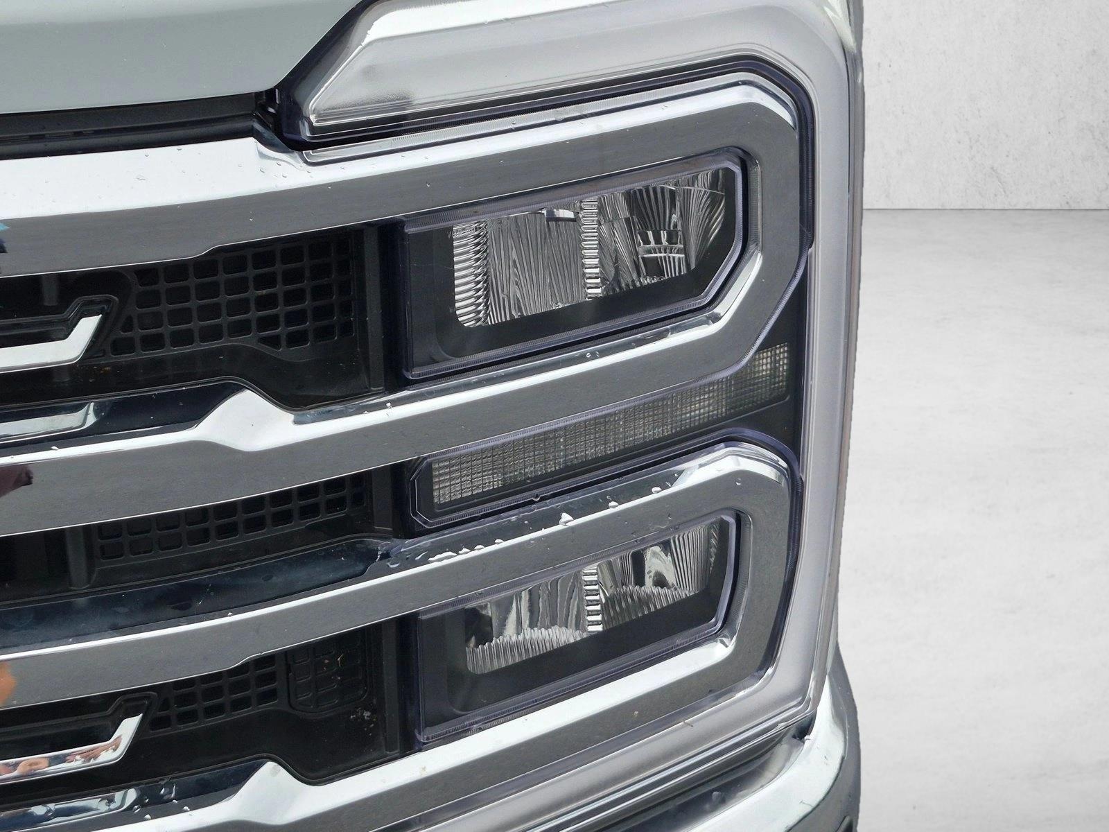 Used 2026 Avalanche Ford LARIAT image 9