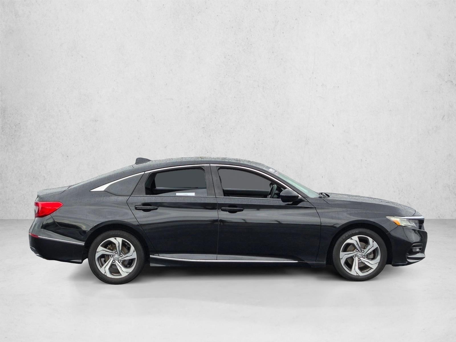 Used 2018  Honda EX 1.5T image 4