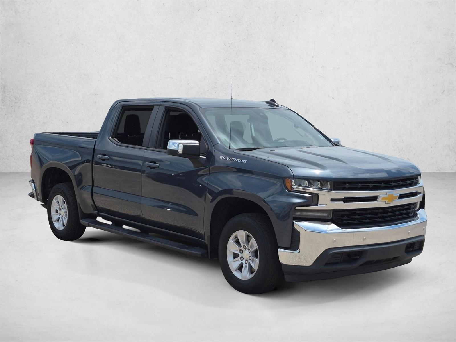 Used 2020 Shadow Gray Metallic Chevrolet LT image 3
