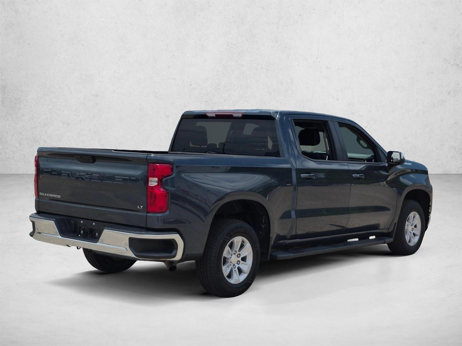 Used 2020 Shadow Gray Metallic Chevrolet LT image 5