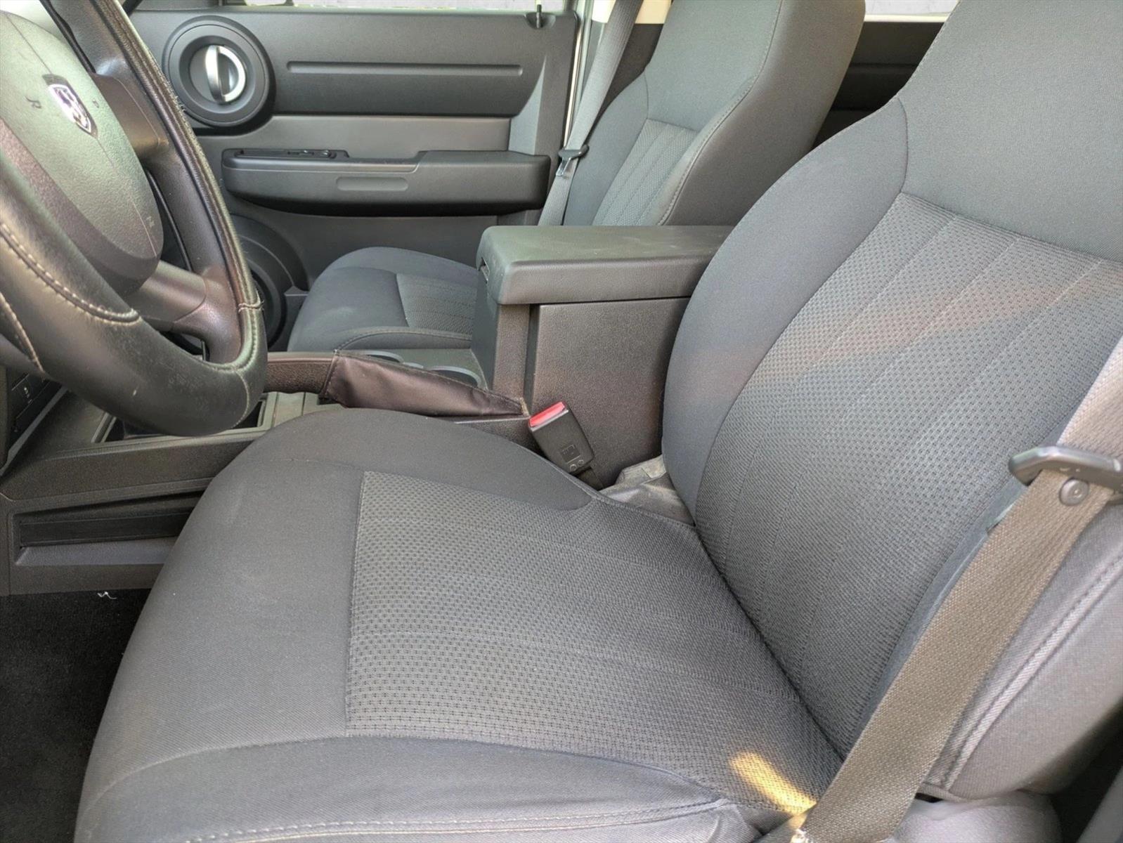 Used 2011 Bright Silver Metallic Dodge Heat image 11