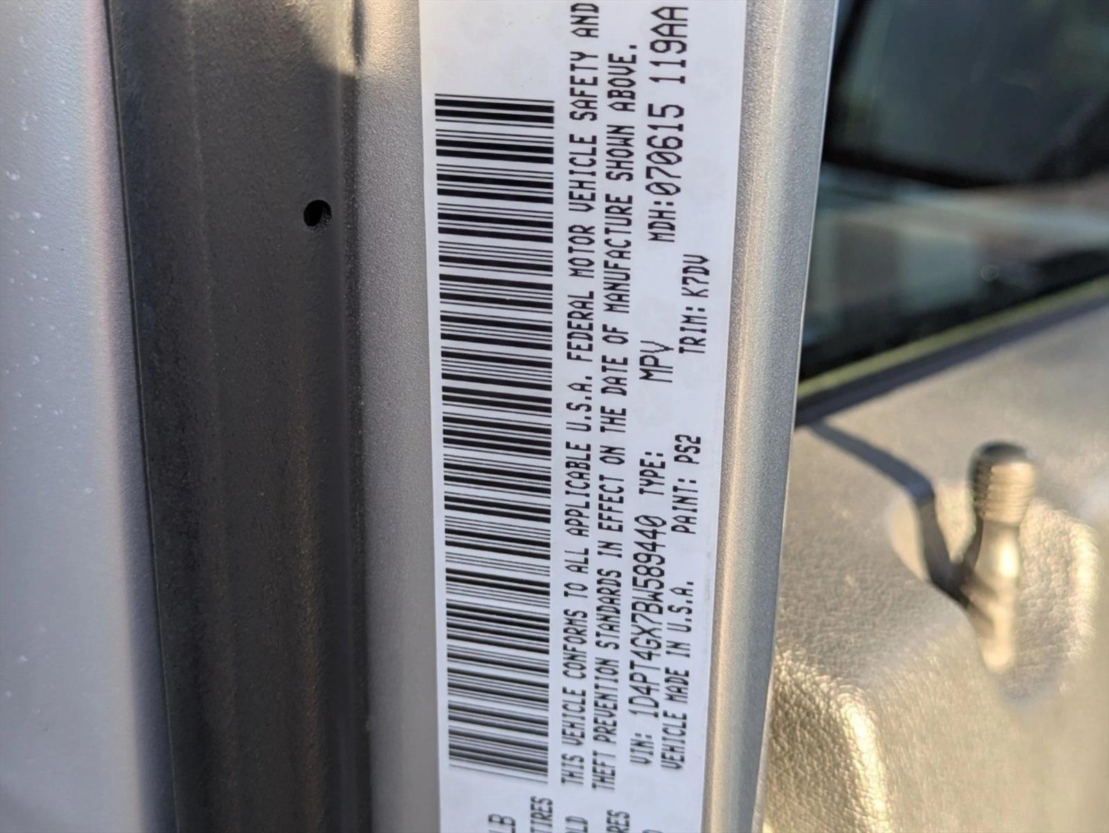 Used 2011 Bright Silver Metallic Dodge Heat image 15