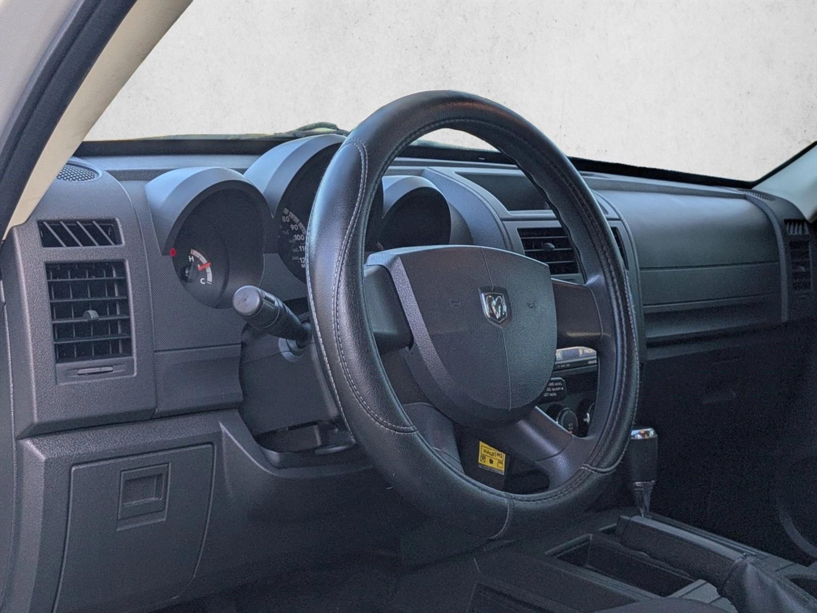 Used 2011 Bright Silver Metallic Dodge Heat image 5