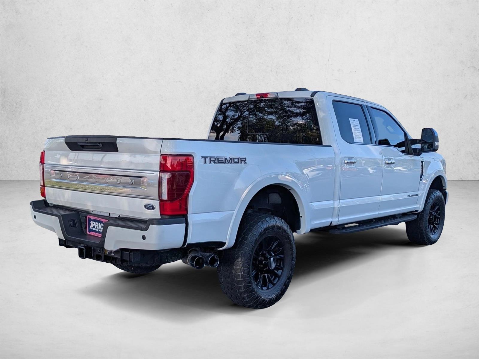 Used 2022 Star White Metallic Tri-Coat Ford Platinum image 5