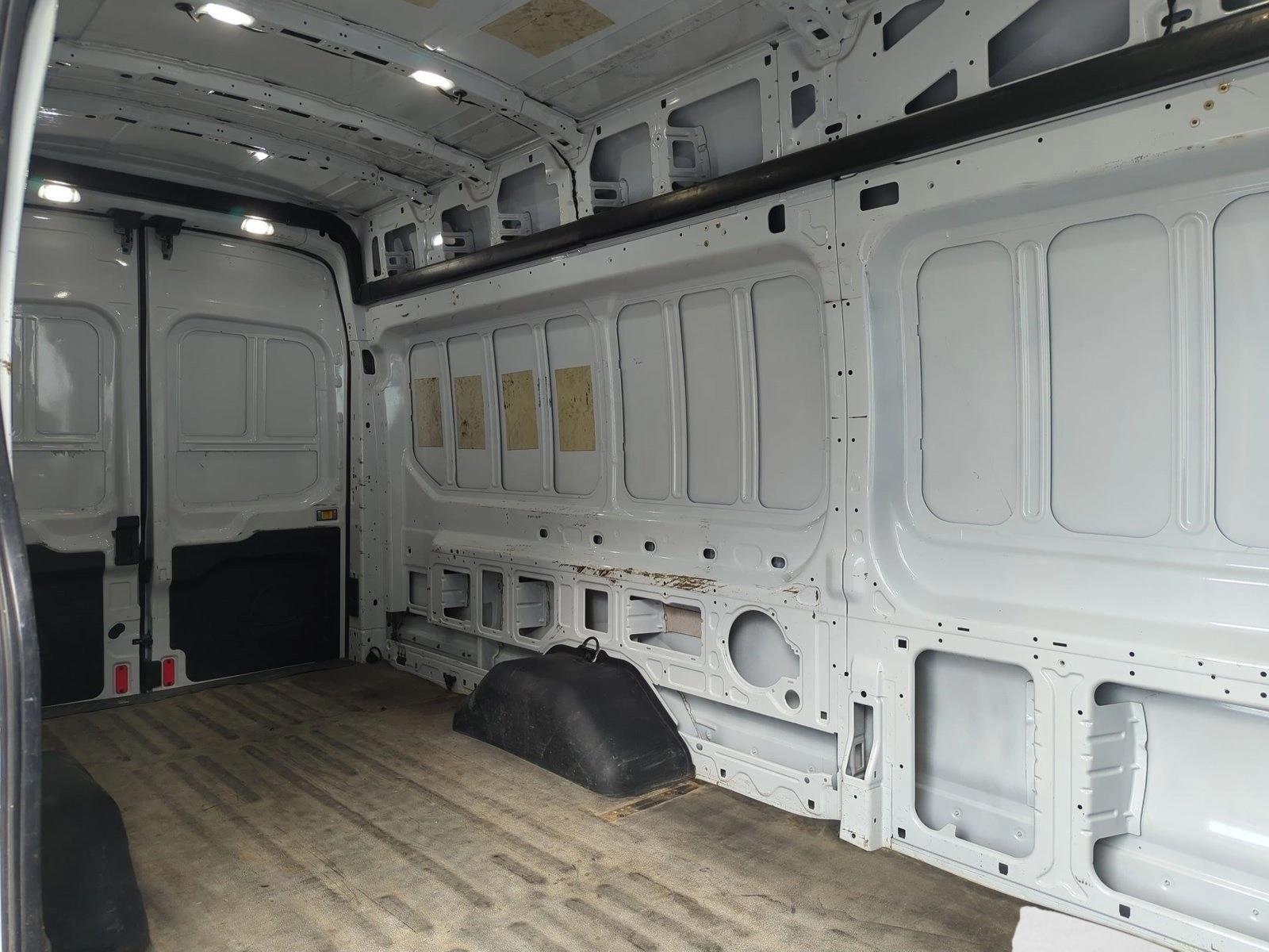 Used 2019 Oxford White Ford  image 12