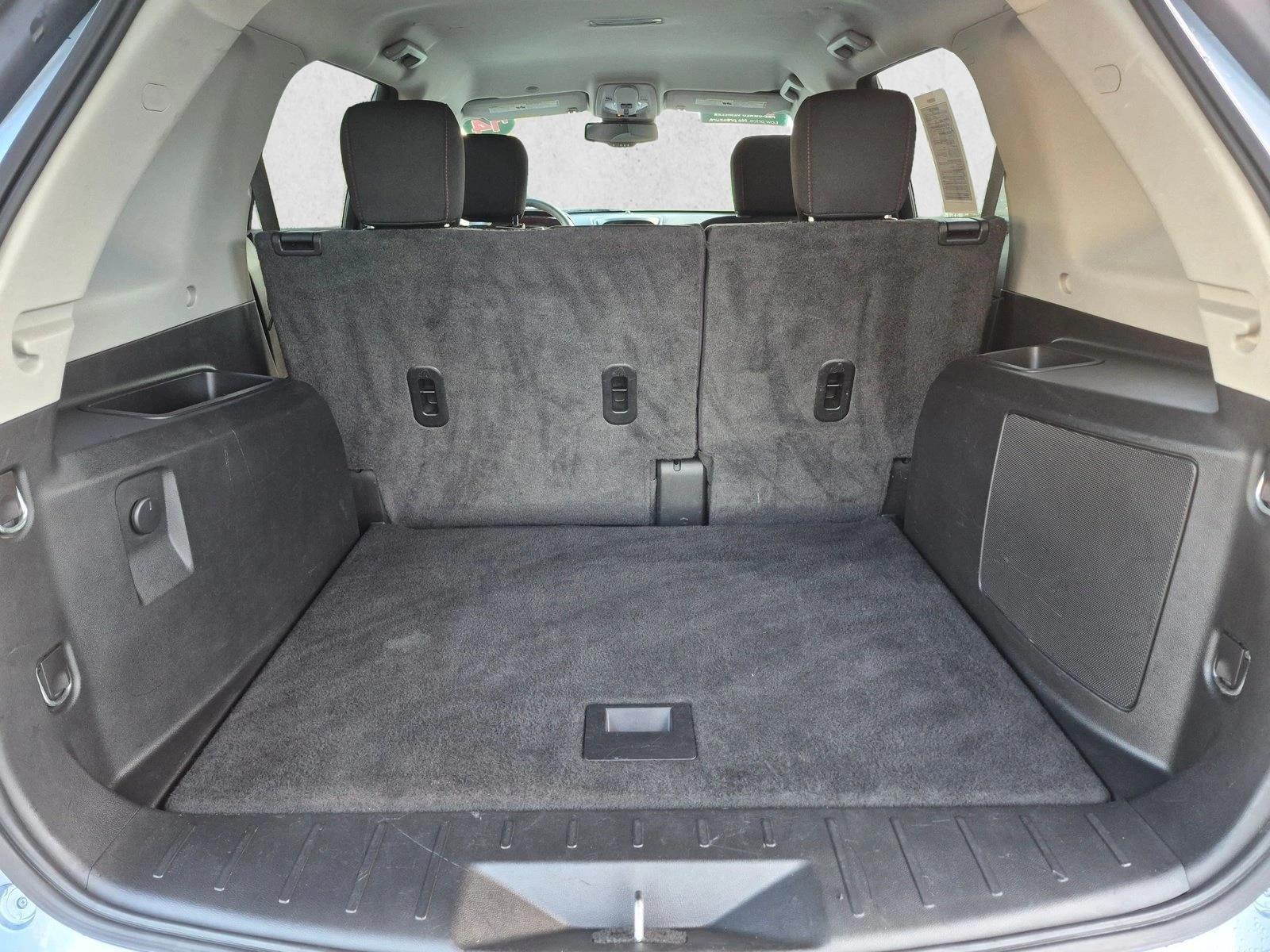 Used 2014 Silver Sky Metallic GMC SLE image 6