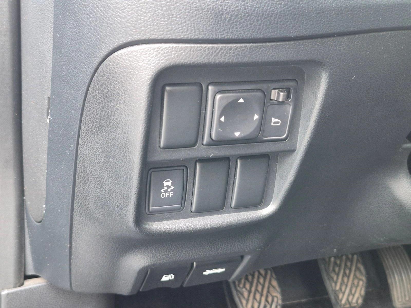 Used 2014 Sapphire Black Nissan NISMO image 8