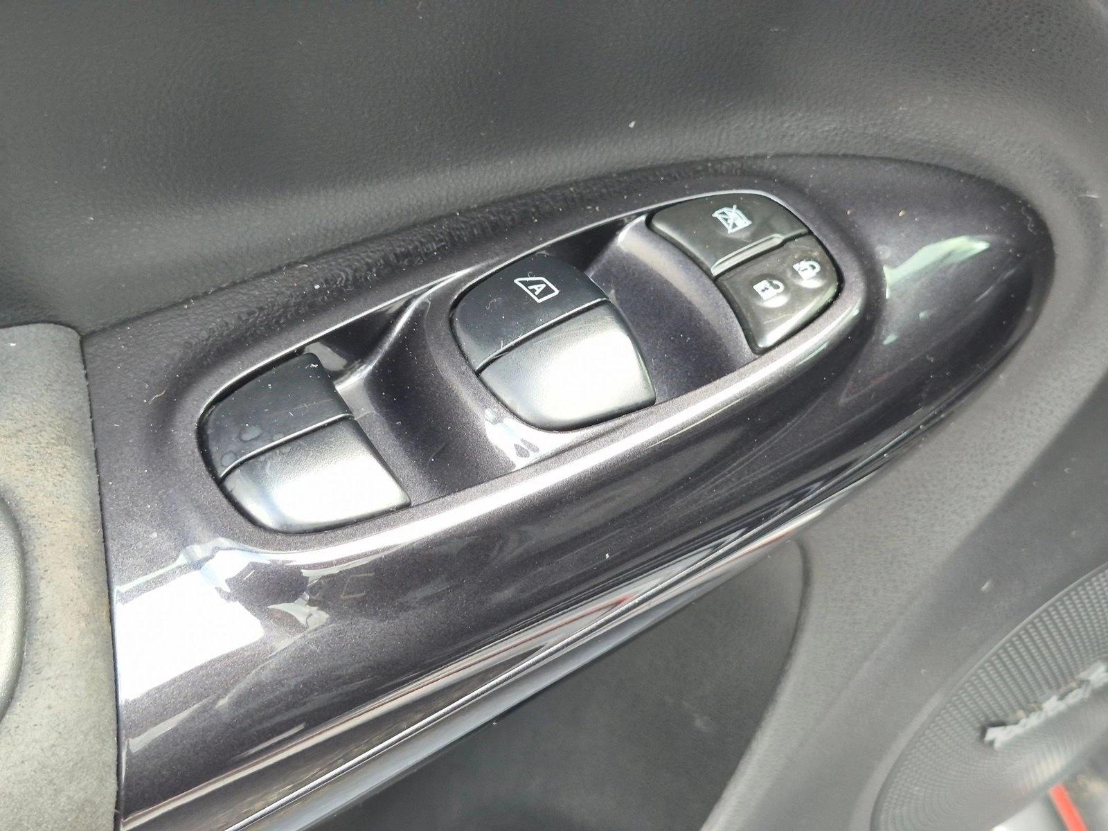 Used 2014 Sapphire Black Nissan NISMO image 9