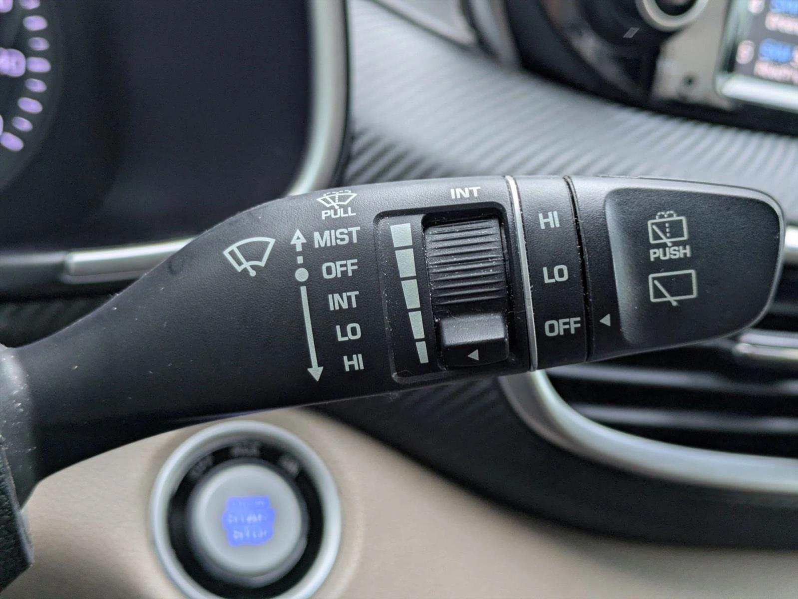 Used 2020 Gemstone Red Hyundai Value image 8
