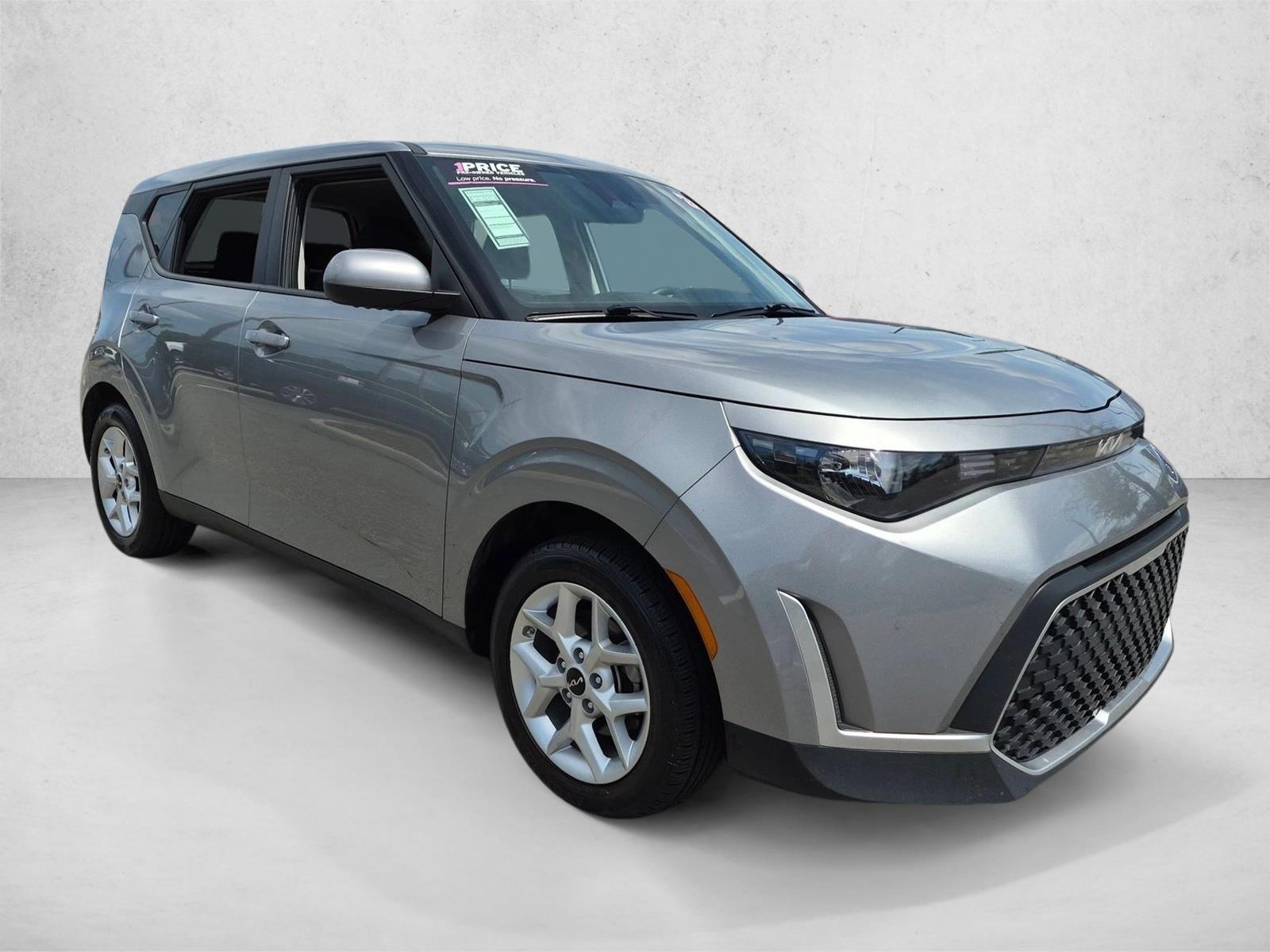 Used 2024 Steel Gray Kia LX image 3