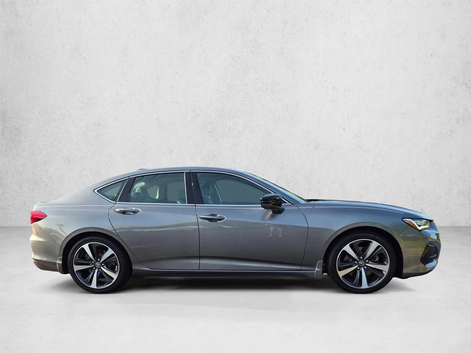 Used 2025 Liquid Carbon Metallic Acura w/Technology Package image 4