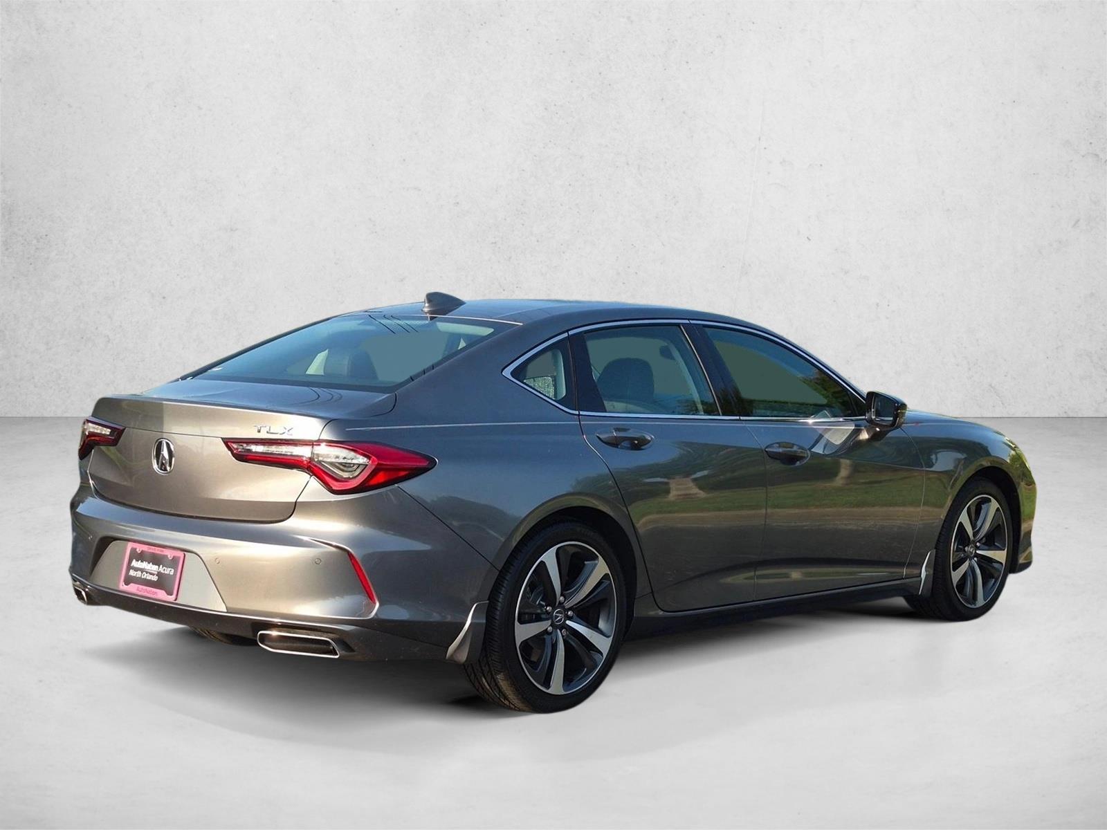 Used 2025 Liquid Carbon Metallic Acura w/Technology Package image 5