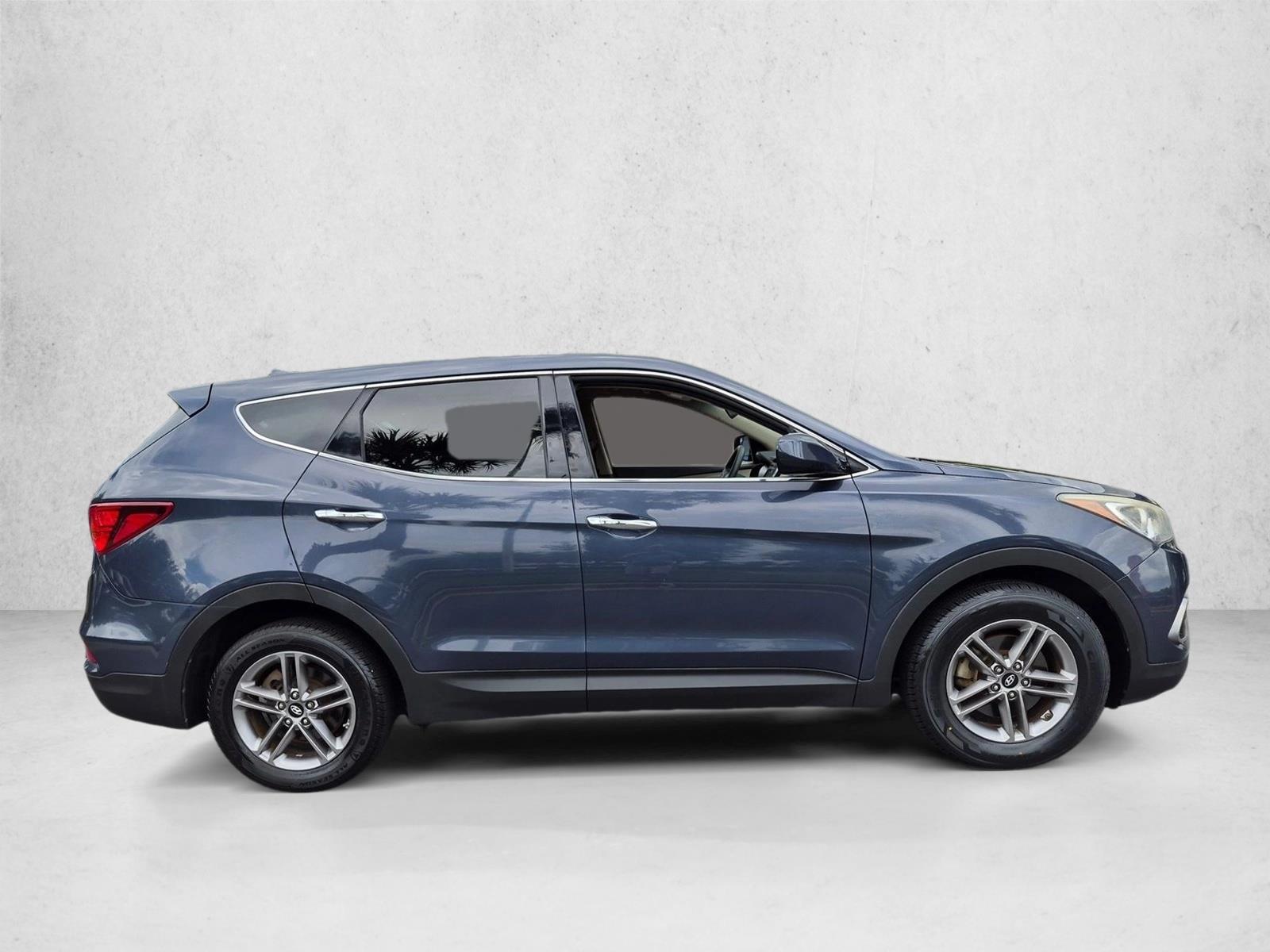Used 2017 Marlin Blue Hyundai 2.4L image 4