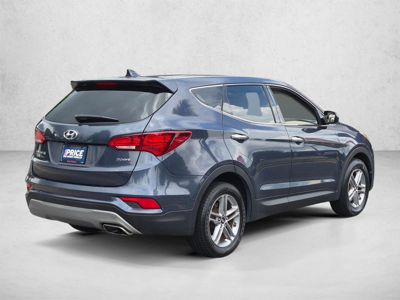 Used 2017 Marlin Blue Hyundai 2.4L image 5