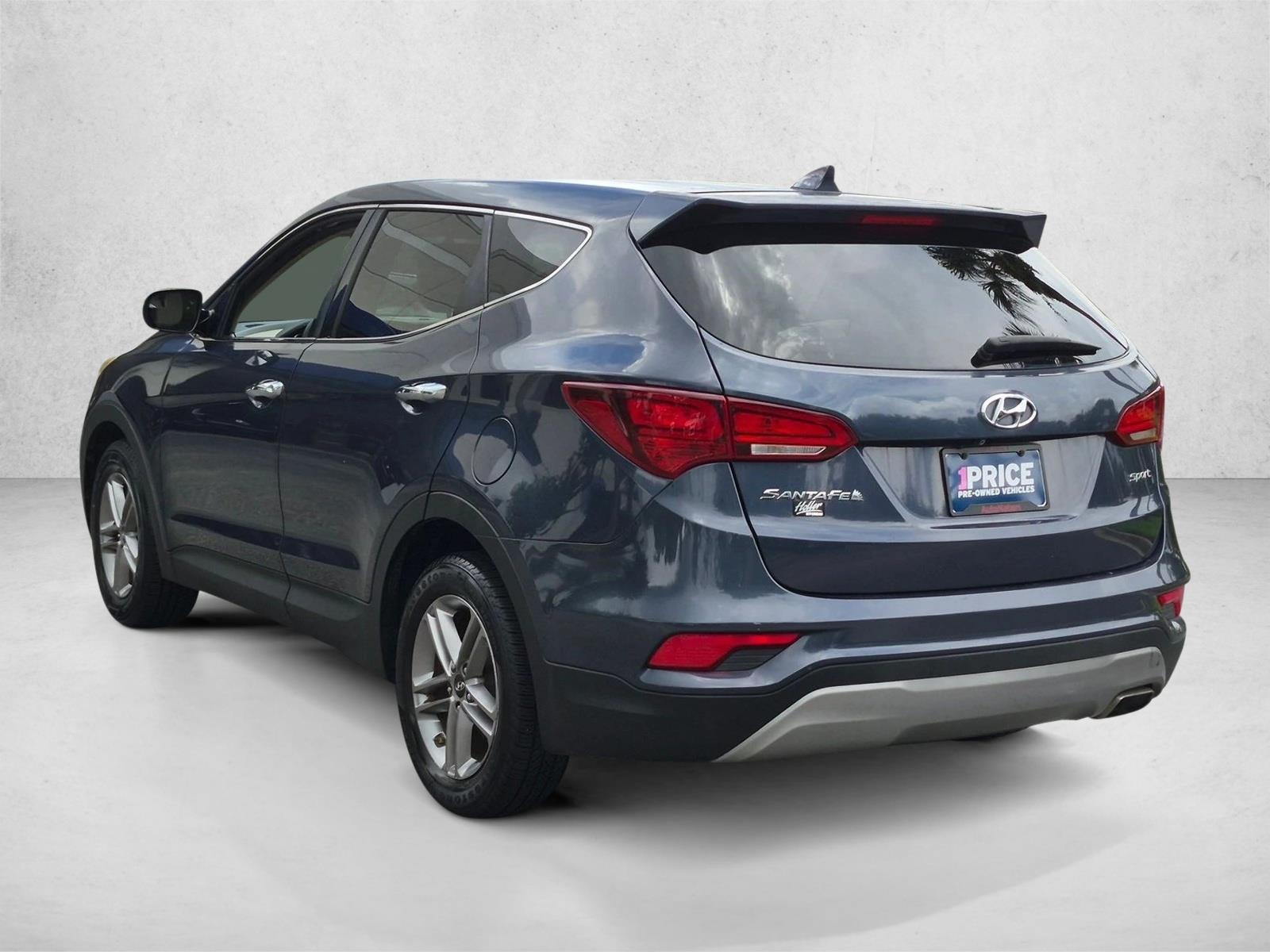 Used 2017 Marlin Blue Hyundai 2.4L image 7