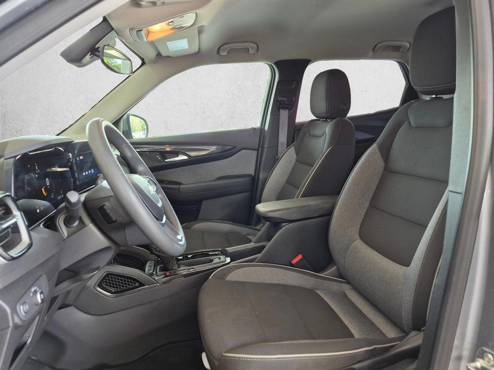 Used 2025 Sterling Gray Metallic Chevrolet LT image 14