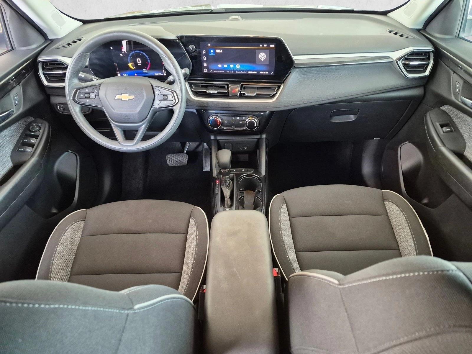 Used 2025 Sterling Gray Metallic Chevrolet LT image 15